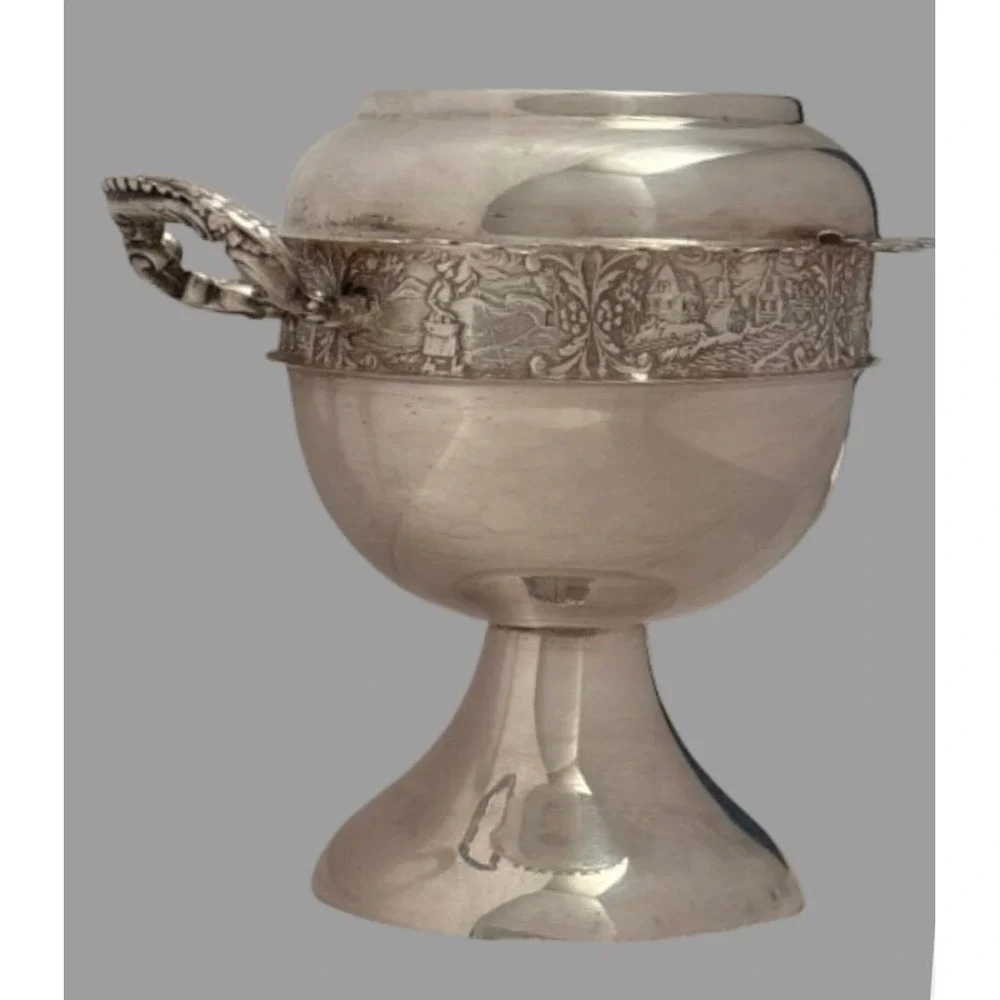 Vintage W Rogers ‎ Silver Quad Plated Sugar bowl 9 spoons one handle included